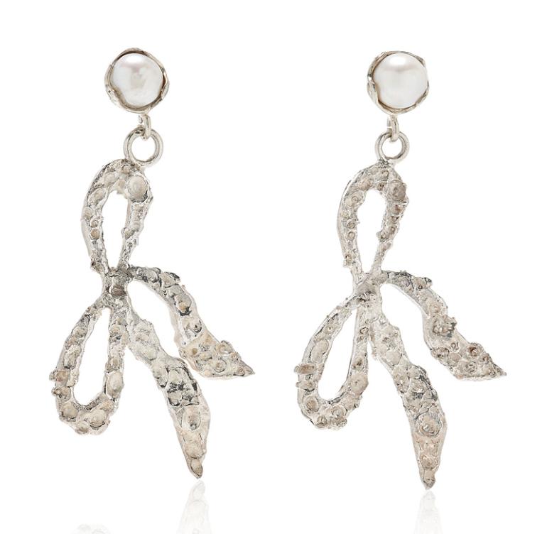 Mudd Pearl bow earrings